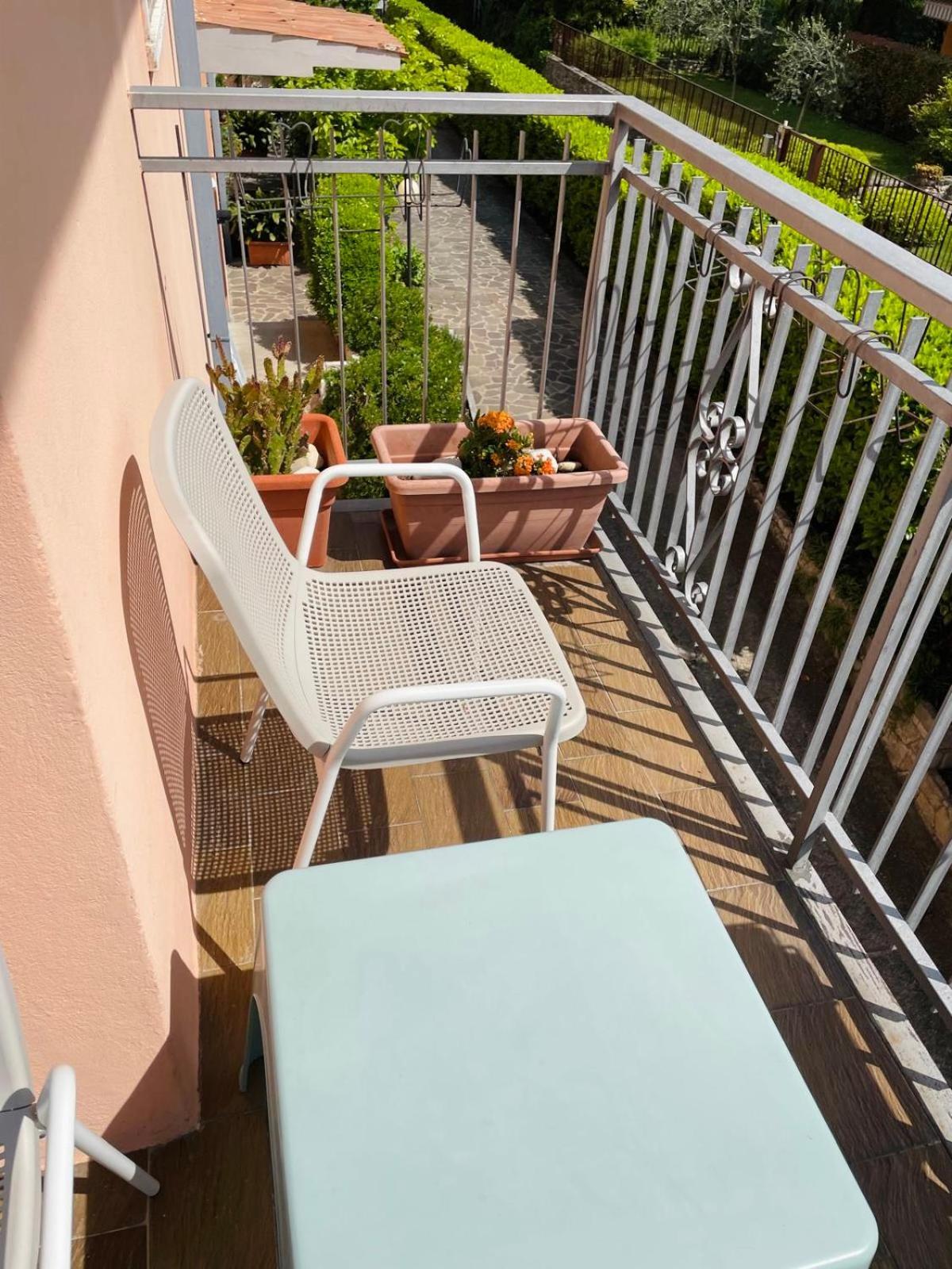 Apartment Al Lago, Torri Del Benaco Eksteriør bilde